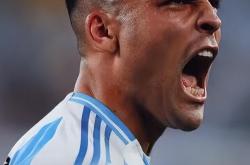 阿根廷队在关键比赛中获胜，表现出色