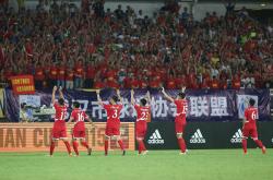 三亿体育体育视频-赛场上球队实力强势展现，取得胜利