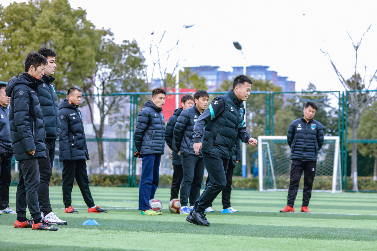 包含里尔青训球员积极备战，期待在球市脱颖而出的词条