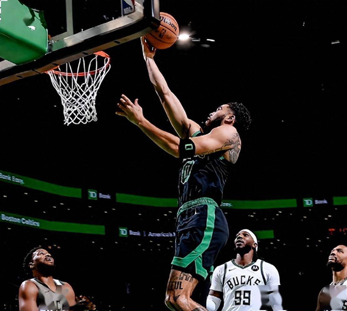 凯尔特人队成功阻止勇士队连胜