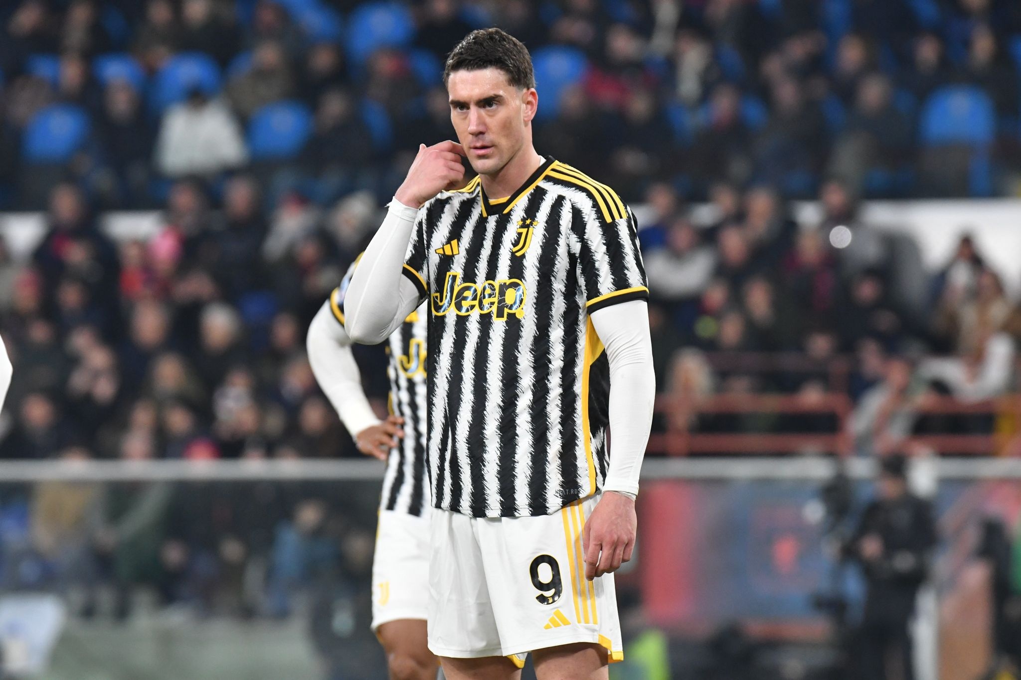 包含尤文图斯客场平局，联赛排名难有起色的词条