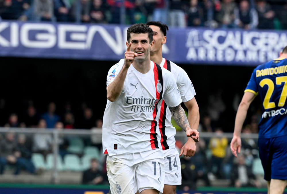 包含AC米兰主场战平那不勒斯，遭遇赛季首场失利的词条