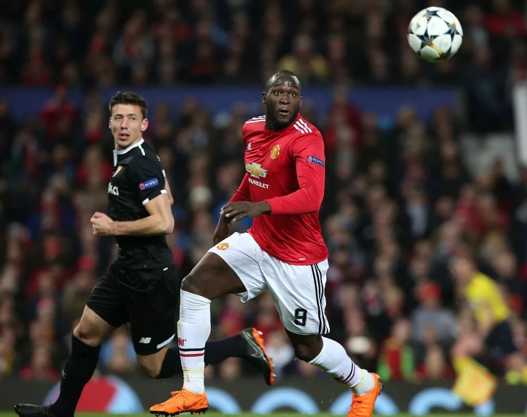 包含桑普多利亚后防失误频频，梅开二度难救主的词条