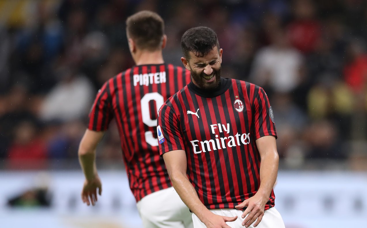 包含AC米兰后防线表现抢眼守住了胜利的钥匙的词条