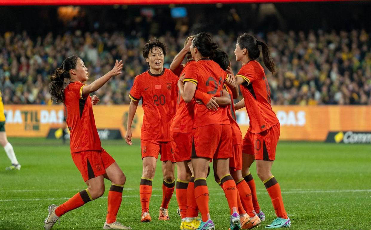 中国女足联赛巅峰之战即将展开，球员备战