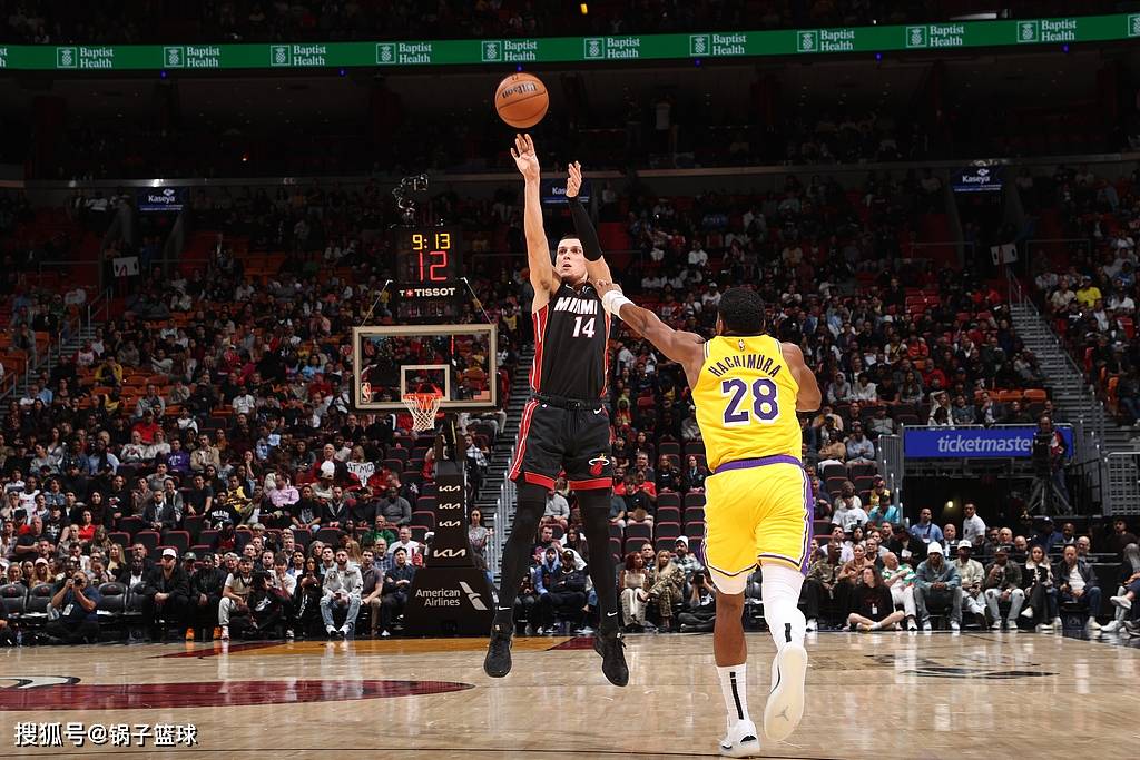 湖人连续两战负于热火，表现不佳