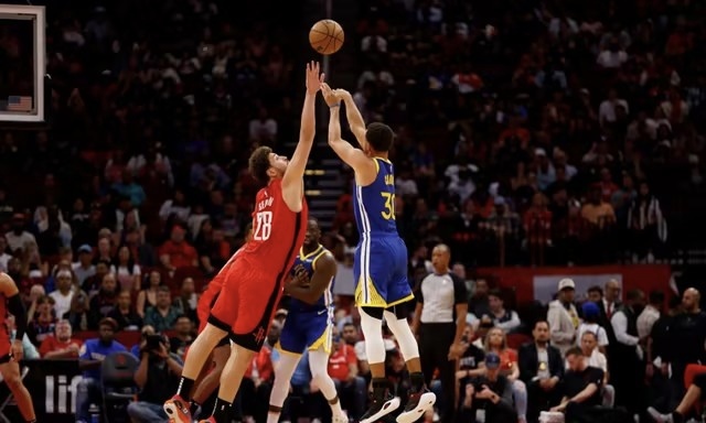 勇士胜火箭，保持连胜势头