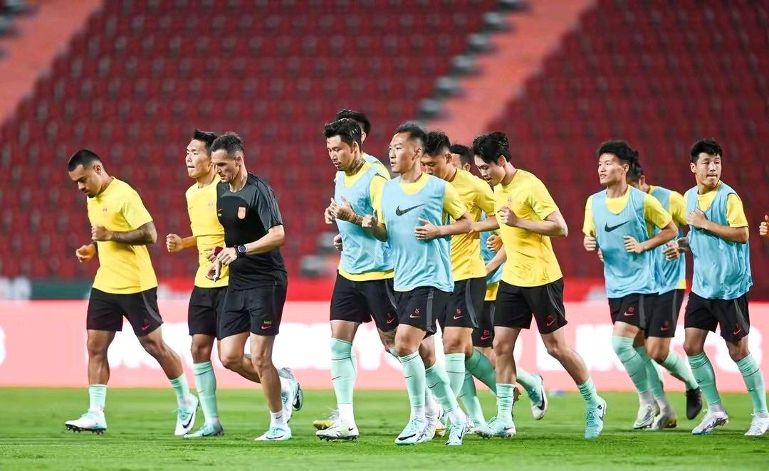 汇丰主场逼平对手，保持不败