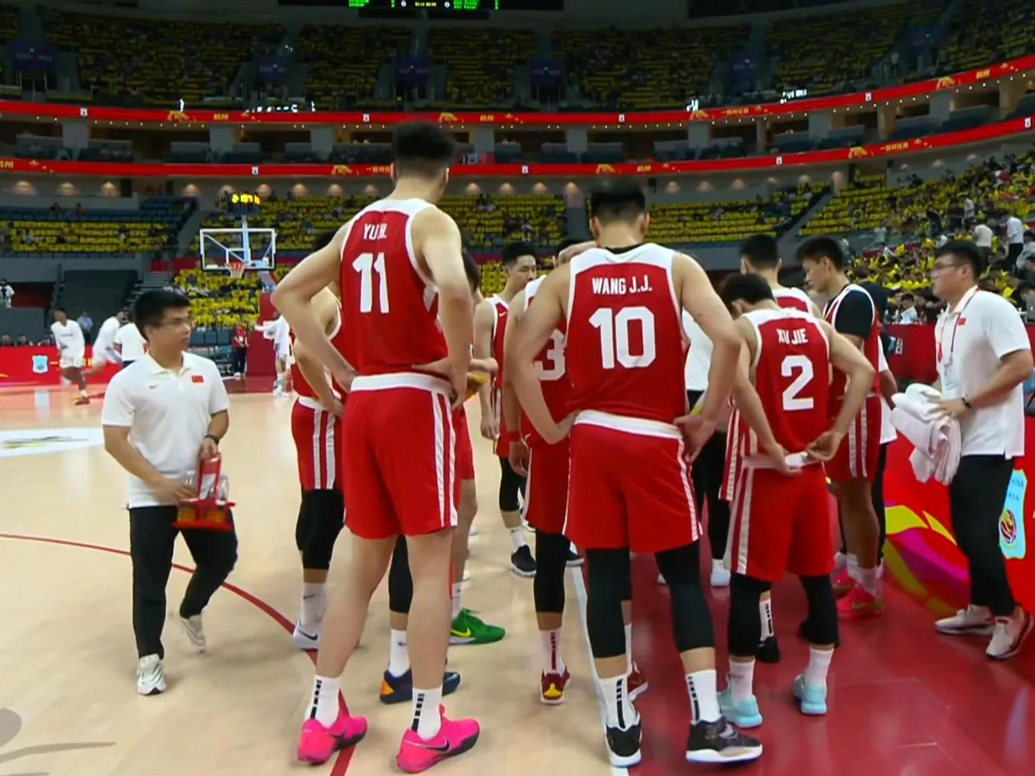 关于新疆男篮跨区胜浙江，保持联赛领跑位置的信息