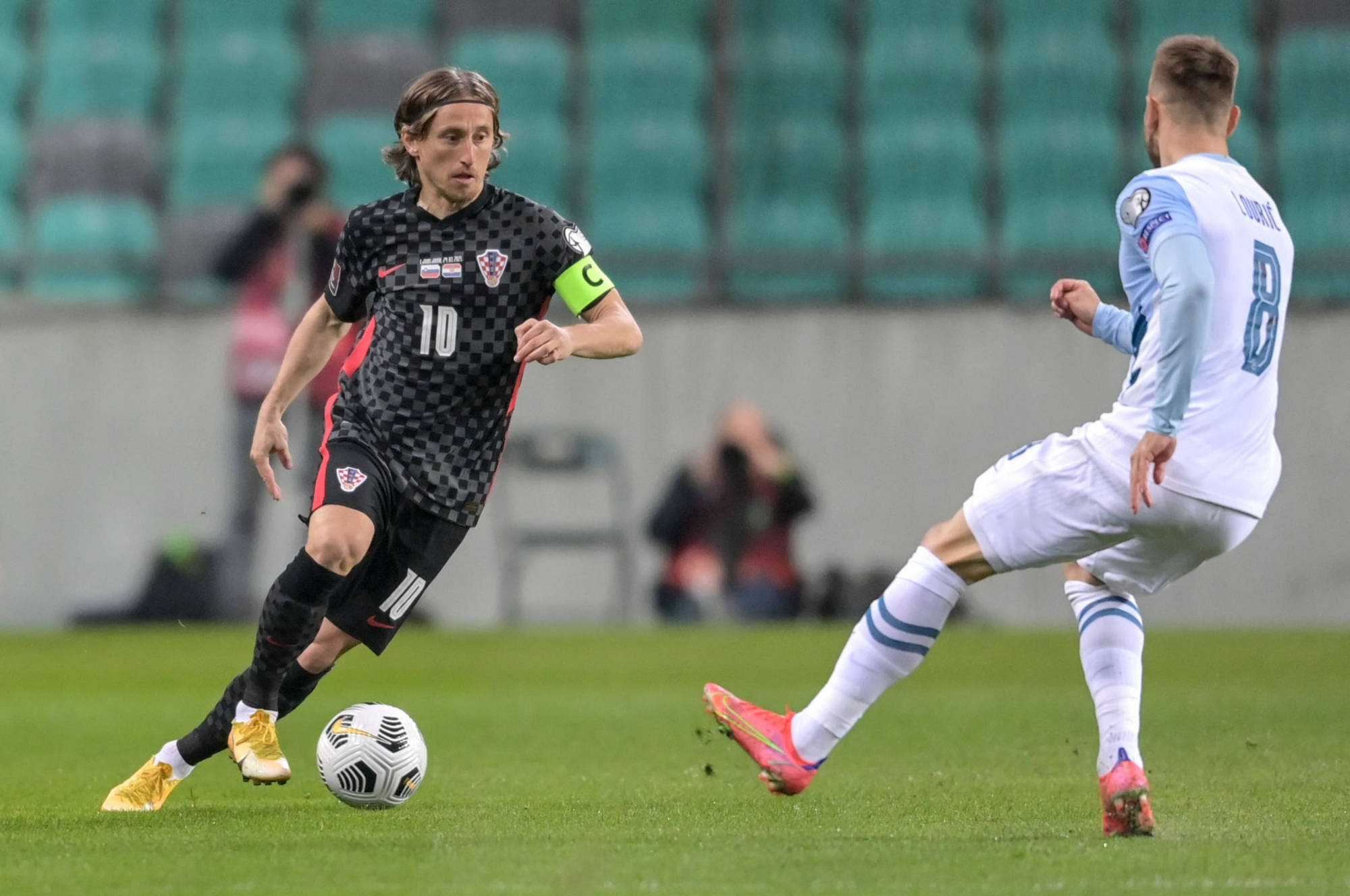 克罗地亚队客场力克斯洛文尼亚队，晋级淘汰赛的简单介绍