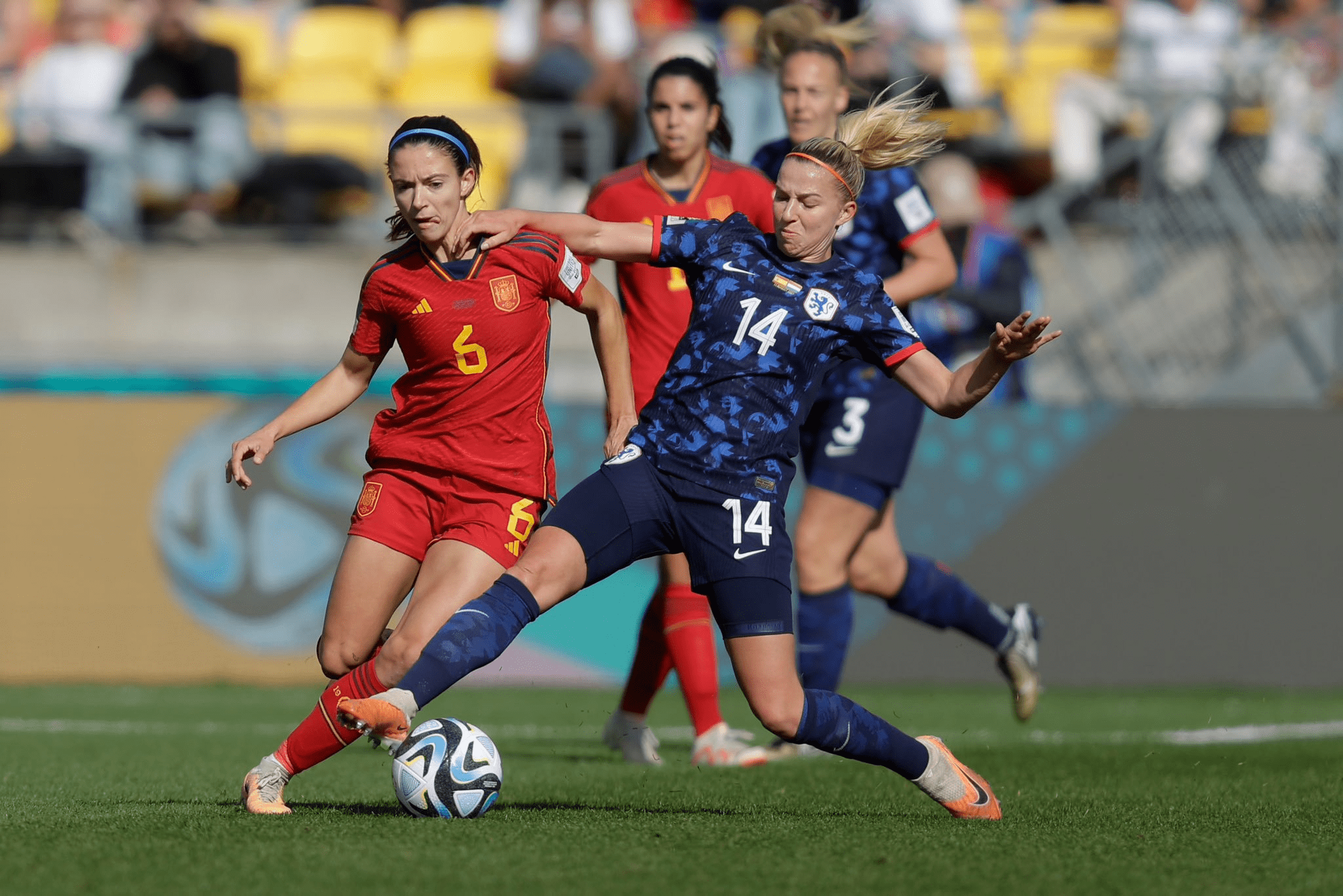 关于女足比赛中荷兰队表现不俗变为荷兰队表现稳健，势不可挡的信息